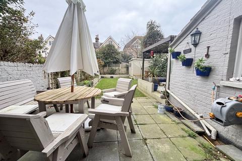 2 bedroom flat for sale, Linden Road, Bexhill on Sea TN40