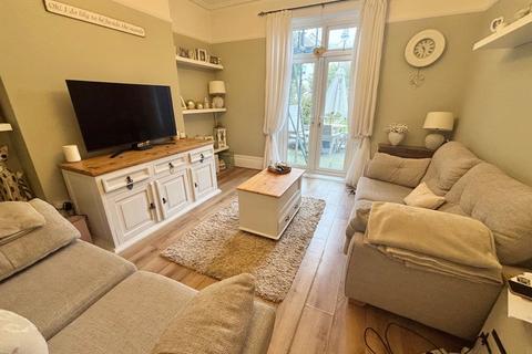 2 bedroom flat for sale, Linden Road, Bexhill on Sea TN40