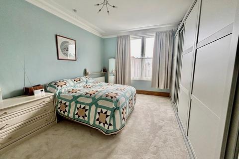 1 bedroom flat for sale, Wickham Avenue, Bexhill on Sea TN39