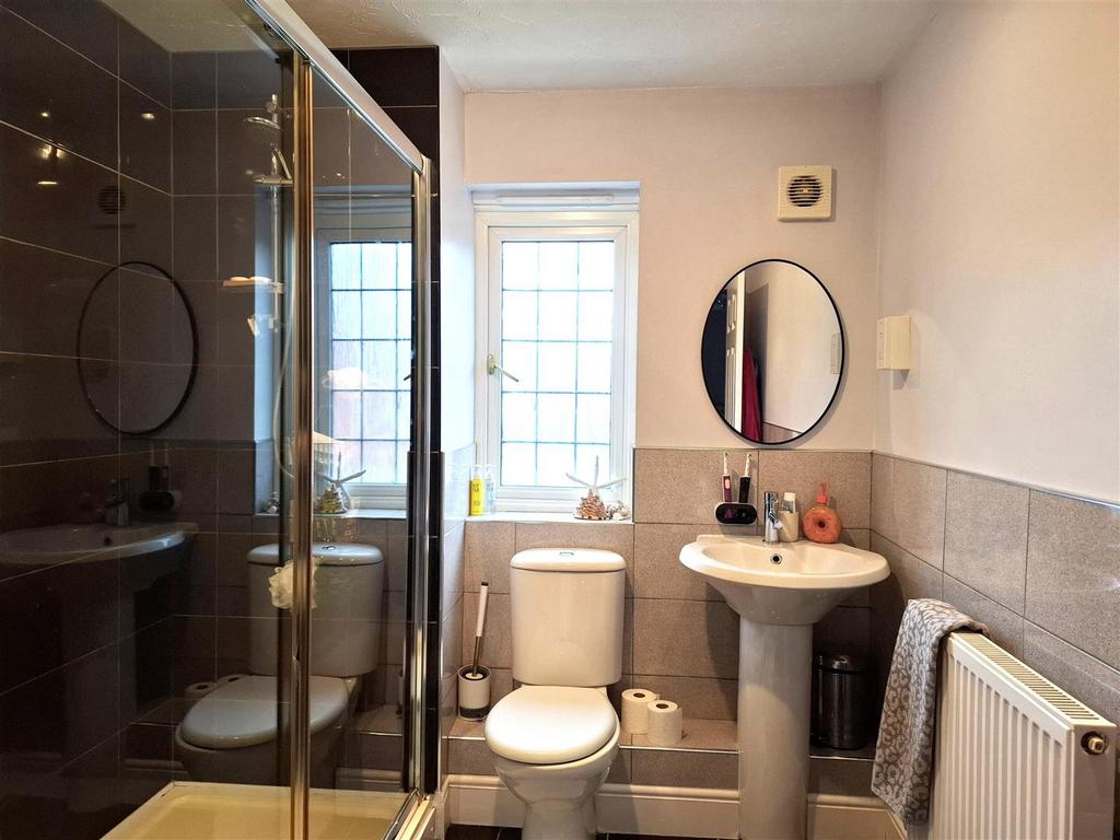 Ensuite (2).jpg