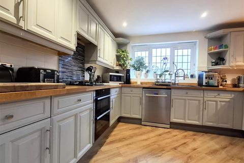 4 bedroom house to rent, Belmont, Hereford