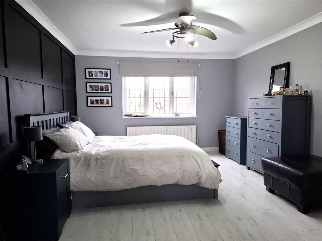 Bed1a.jpg