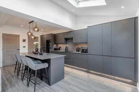 5 bedroom detached house for sale, Moorland Way, Sherburn In Elmet, Leeds