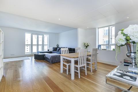 3 bedroom penthouse to rent, Hanover House, E14