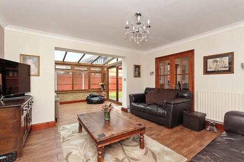 3 bedroom detached house to rent, Station Road, Newington, Kent, ME9