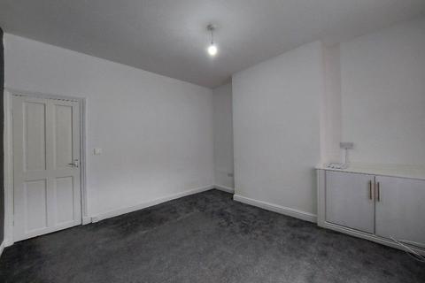 2 bedroom terraced house to rent, Leyland Road, Burnley BB11
