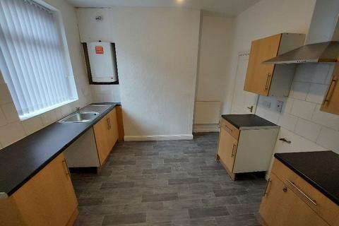 2 bedroom terraced house to rent, Leyland Road, Burnley BB11