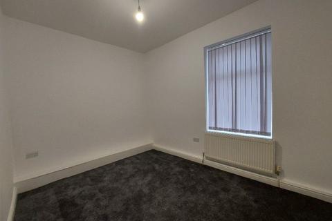 2 bedroom terraced house to rent, Leyland Road, Burnley BB11
