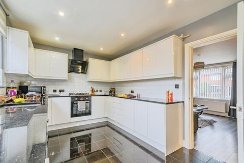3 bedroom semi-detached house for sale, Hawthorn Avenue, Manchester M26