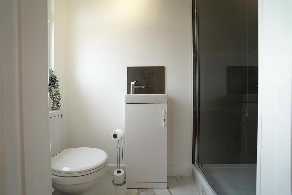 Bathroom.JPG