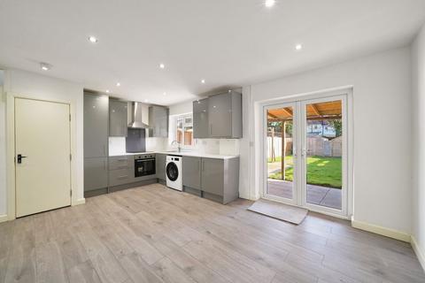 5 bedroom semi-detached house for sale, Petts Hill, Northolt UB5