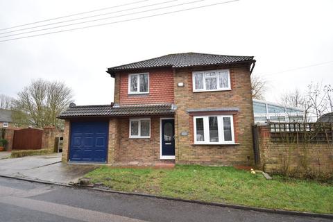 2 bedroom detached house to rent, Station Road, Harrietsham, Maidstone, ME17