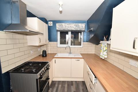 2 bedroom detached house to rent, Station Road, Harrietsham, Maidstone, ME17