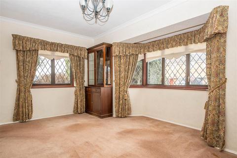2 bedroom end of terrace house for sale, Cotswold Gardens, Hutton, Brentwood