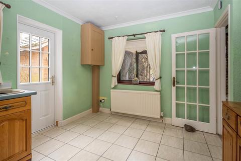 2 bedroom end of terrace house for sale, Cotswold Gardens, Hutton, Brentwood