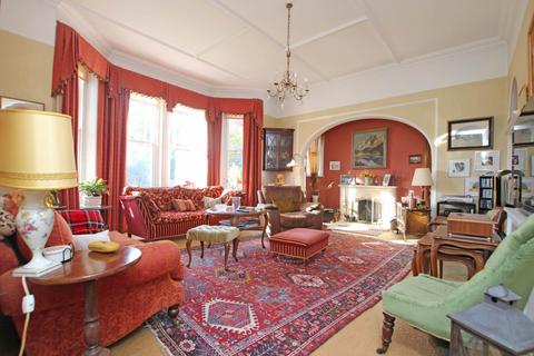 3 bedroom flat for sale, Grassington Road, Eastbourne, BN20 7BY
