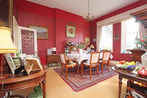 3 bedroom flat for sale, Grassington Road, Eastbourne, BN20 7BY