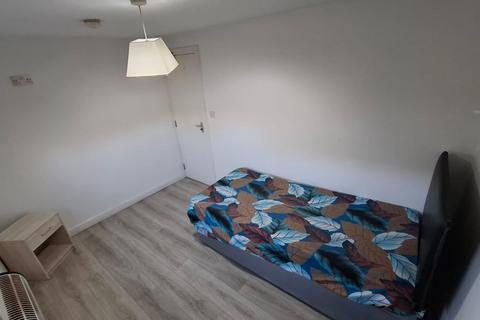 1 bedroom in a house share to rent, York Drive, Birmingham B36