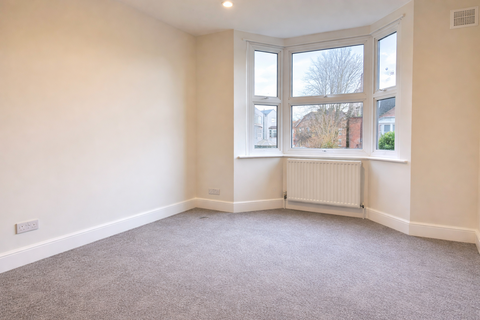 2 bedroom maisonette to rent, Blenheim Gardens, Willesden, NW2