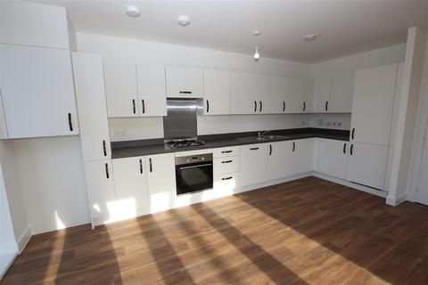 2 bedroom apartment to rent, Scotney Drive, Knights reach, Dartford