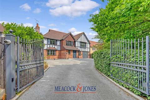 5 bedroom detached house for sale, Longaford Way, Hutton Mount, Brentwood