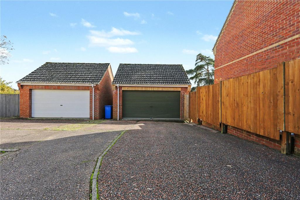 Garage/Parking