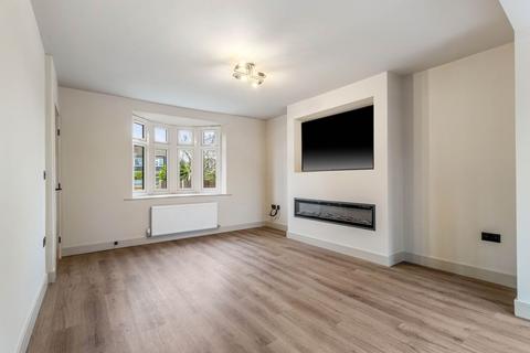 4 bedroom semi-detached house for sale, Rushgreen Road, Lymm, WA13