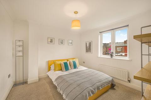 3 bedroom terraced house for sale, Waterside, Sale