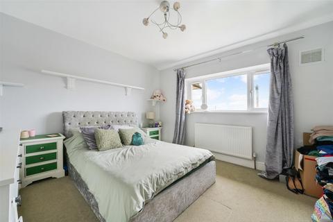 3 bedroom house for sale, Radstock Way, Merstham RH1