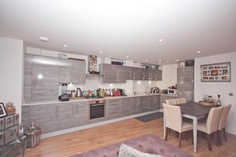 2 bedroom flat for sale, Flat 3, 2 Lily Close, Pinner HA5 3JT