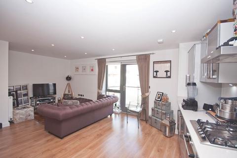 2 bedroom flat for sale, Flat 3, 2 Lily Close, Pinner HA5 3JT