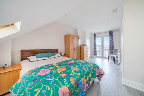 4 bedroom terraced house for sale, Gunton Road, Tooting, London, SW17
