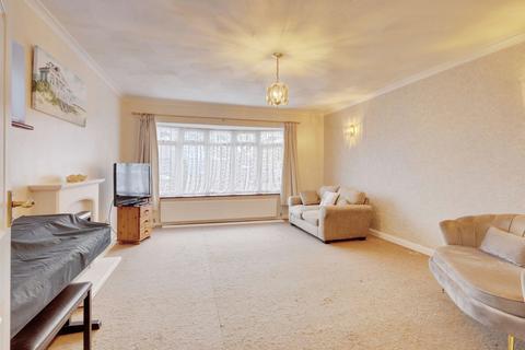 4 bedroom detached house for sale, Meynell Avenue, Canvey Island, SS8