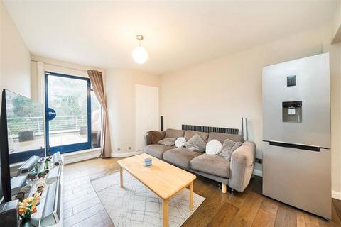 3 bedroom flat for sale, Caledonian Road, London N1