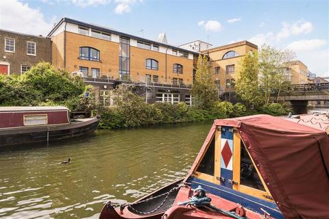3 bedroom flat for sale, Caledonian Road, London N1