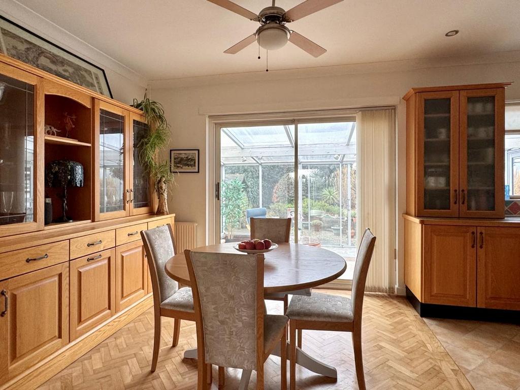 Kitchen/Dining Area