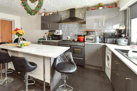 4 bedroom end of terrace house for sale, Nether Priors, Basildon, Essex