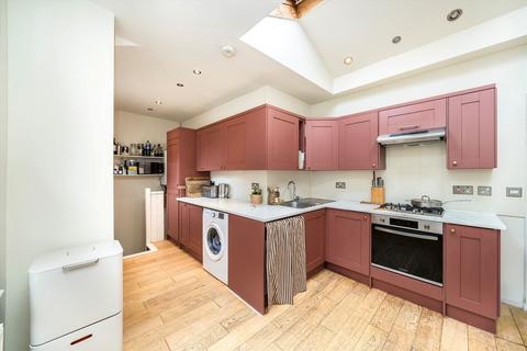 3 bedroom flat for sale, Belvoir Road, London SE22