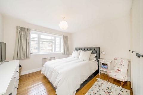 2 bedroom flat for sale, Streatham High Road, London SW16