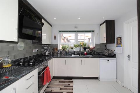 4 bedroom detached house to rent, Marjorie Way, Coventry CV3