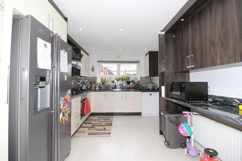 4 bedroom detached house to rent, Marjorie Way, Coventry CV3