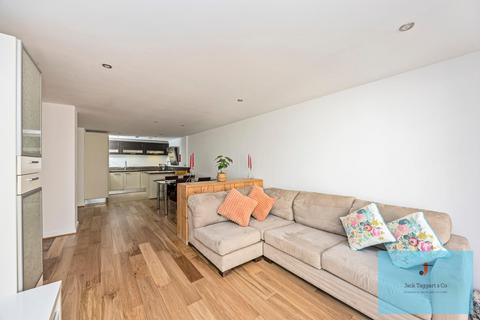 3 bedroom flat for sale, West Street, Brighton
