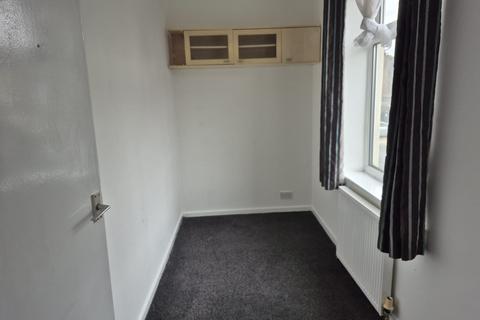 4 bedroom terraced house to rent, Birch Street, Ashton-under-Lyne OL7