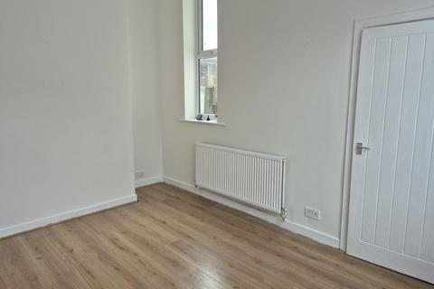 4 bedroom terraced house to rent, Birch Street, Ashton-under-Lyne OL7