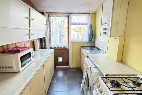 3 bedroom terraced house for sale, Bond Road, Mitcham