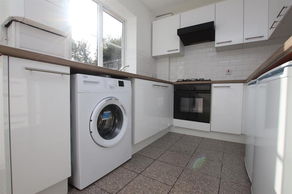 Kitchen 2.JPG