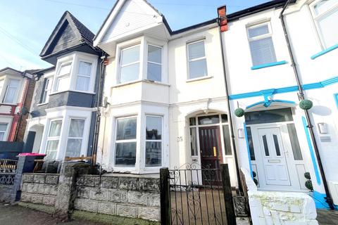 1 bedroom house of multiple occupation to rent, Ramuz Drive, Westcliff-on-Sea SS0
