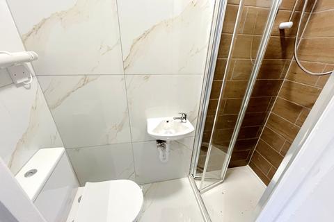 1 bedroom house of multiple occupation to rent, Ramuz Drive, Westcliff-on-Sea SS0