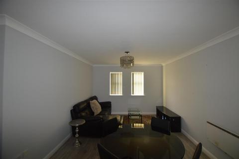 2 bedroom house for sale, Hadfield Close, Manchester M14