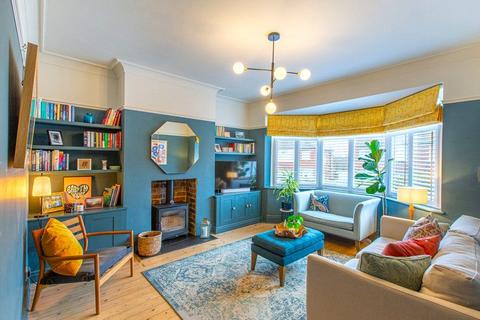 3 bedroom semi-detached house for sale, Leeds LS17